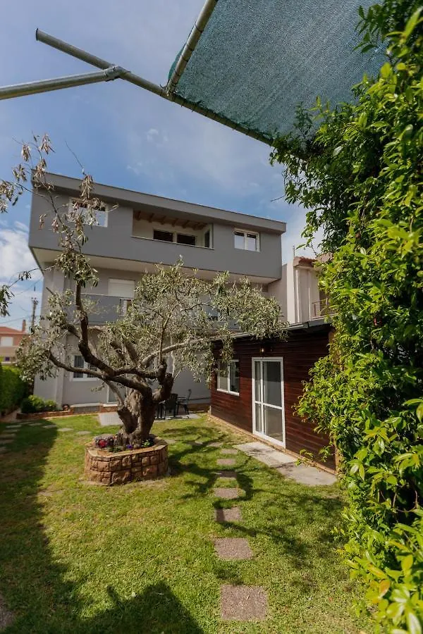 Holiday home Wooden House Villa Mesimerion